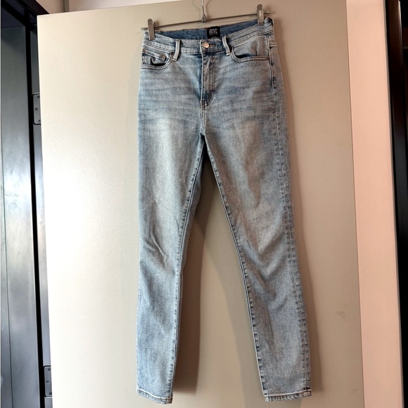 BDG Twig High-Rise Light Blue Jeans - Picture 1 of 4